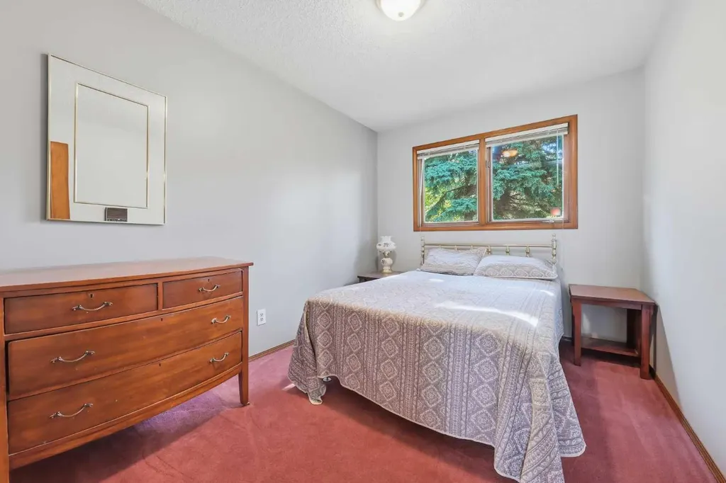 149 Edgehill Drive NW Calgary AB T3A 2W5