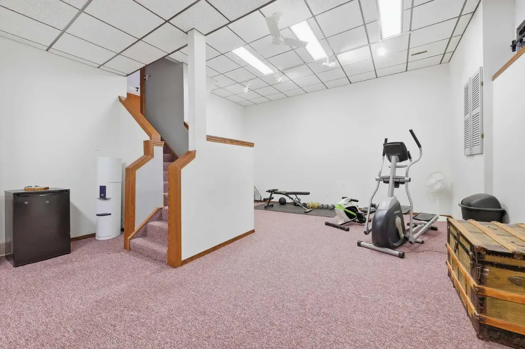 149 Edgehill Drive NW Calgary AB T3A 2W5