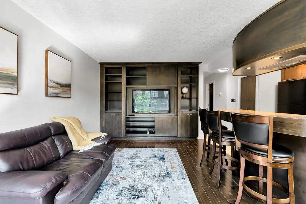 1730 7 Street Calgary AB t2t2w6