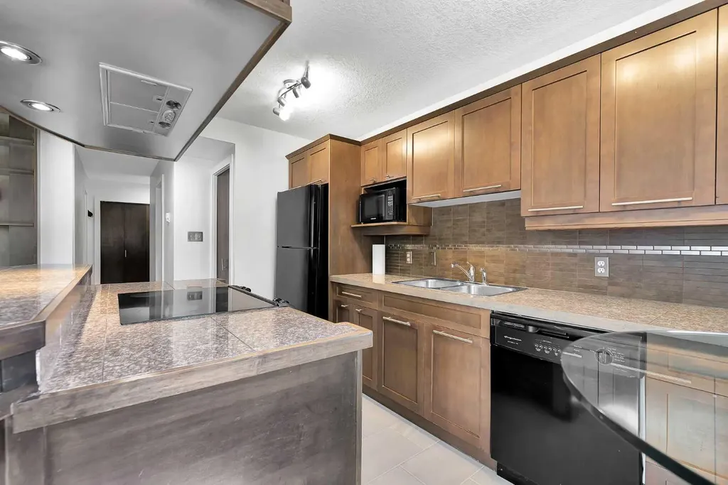 1730 7 Street Calgary AB t2t2w6