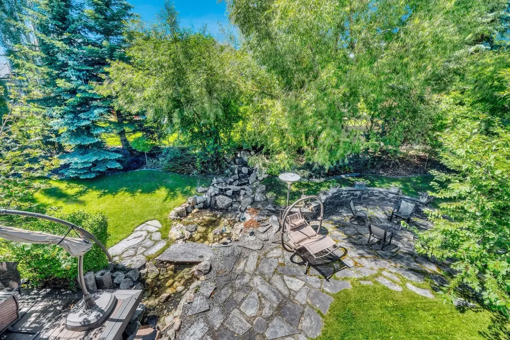 50 Heritage Lake Terrace Heritage Pointe AB T1S 4J4