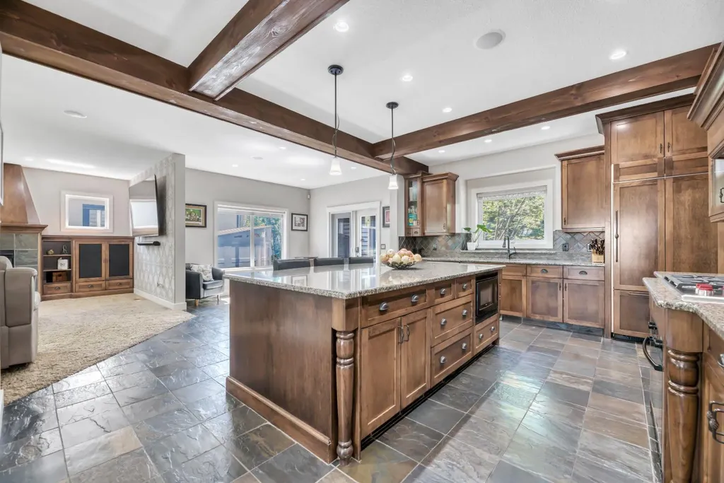 50 Heritage Lake Terrace Heritage Pointe AB T1S 4J4