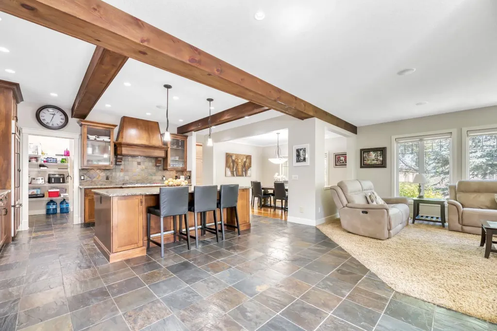 50 Heritage Lake Terrace Heritage Pointe AB T1S 4J4