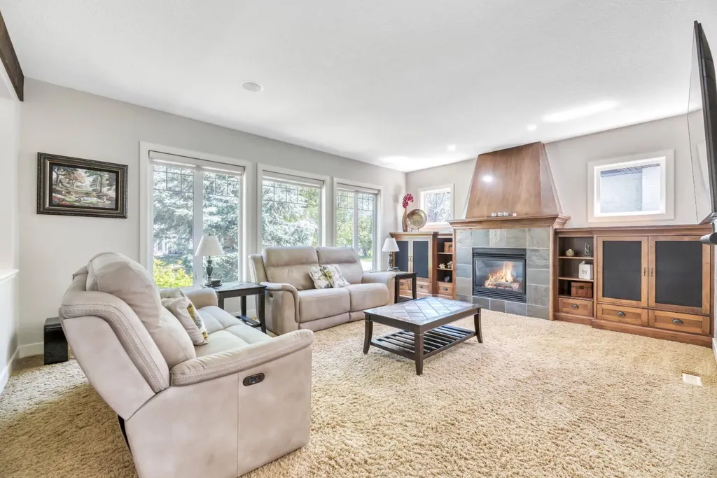 50 Heritage Lake Terrace Heritage Pointe AB T1S 4J4