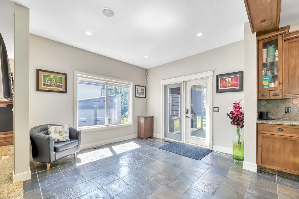 50 Heritage Lake Terrace Heritage Pointe AB T1S 4J4