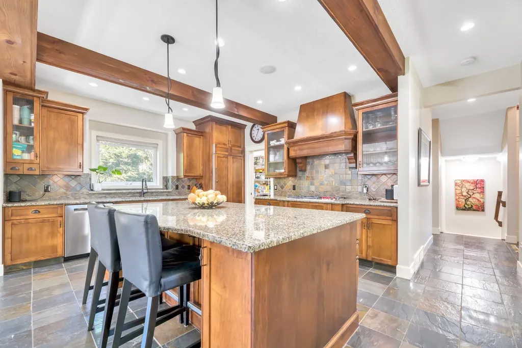 50 Heritage Lake Terrace Heritage Pointe AB T1S 4J4