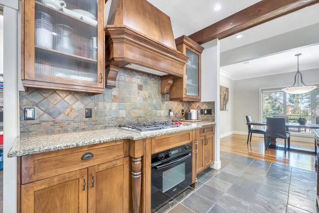 50 Heritage Lake Terrace Heritage Pointe AB T1S 4J4