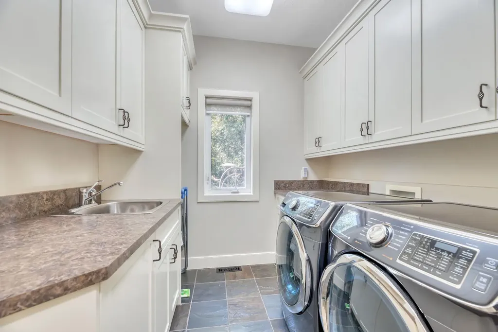 50 Heritage Lake Terrace Heritage Pointe AB T1S 4J4