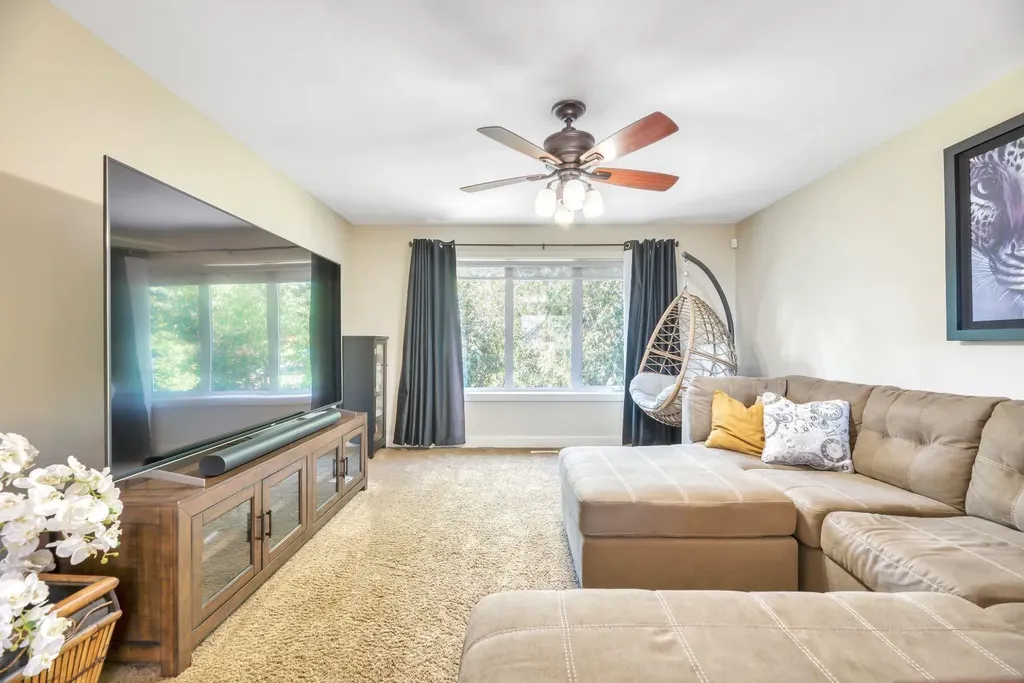 50 Heritage Lake Terrace Heritage Pointe AB T1S 4J4