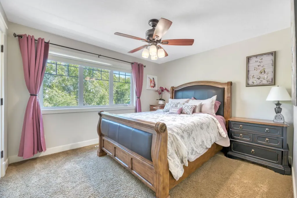 50 Heritage Lake Terrace Heritage Pointe AB T1S 4J4