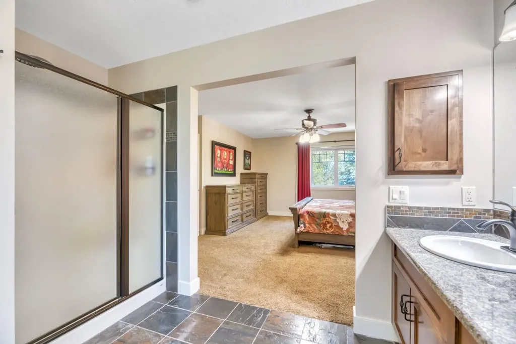 50 Heritage Lake Terrace Heritage Pointe AB T1S 4J4