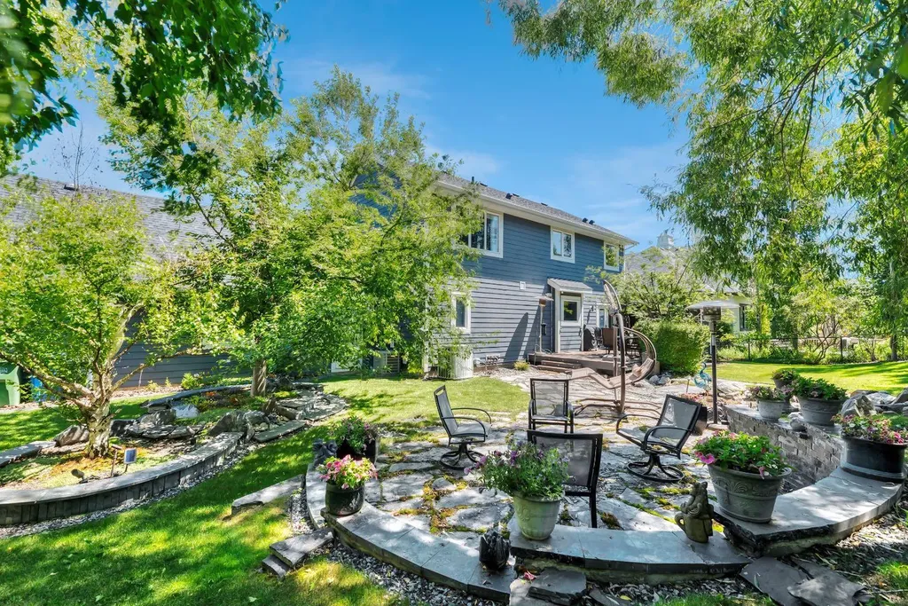 50 Heritage Lake Terrace Heritage Pointe AB T1S 4J4