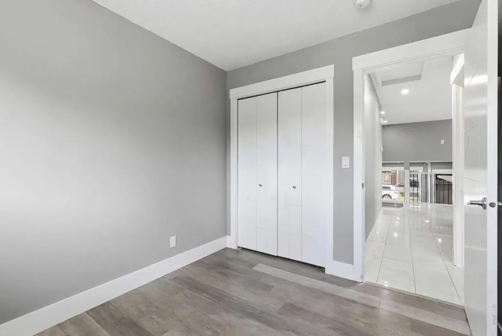 99 Pinecliff Close Calgary AB T1Y4N4