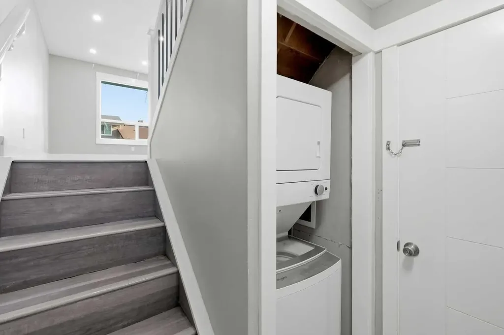 99 Pinecliff Close Calgary AB T1Y4N4