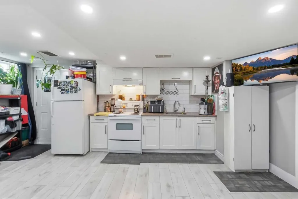 99 Pinecliff Close Calgary AB T1Y4N4