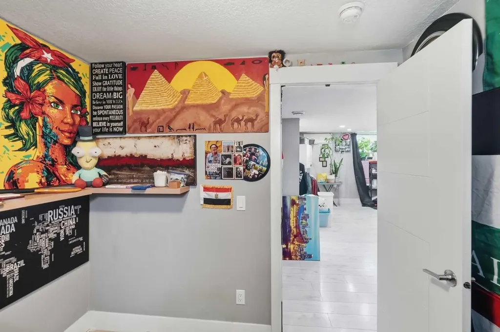 99 Pinecliff Close Calgary AB T1Y4N4