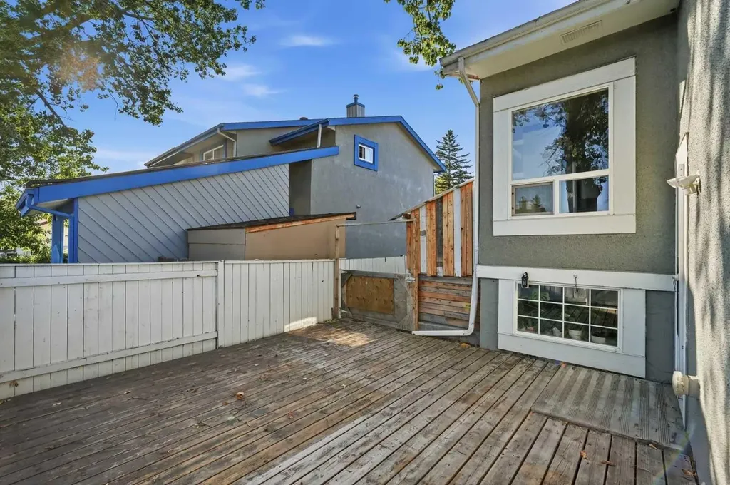 99 Pinecliff Close Calgary AB T1Y4N4