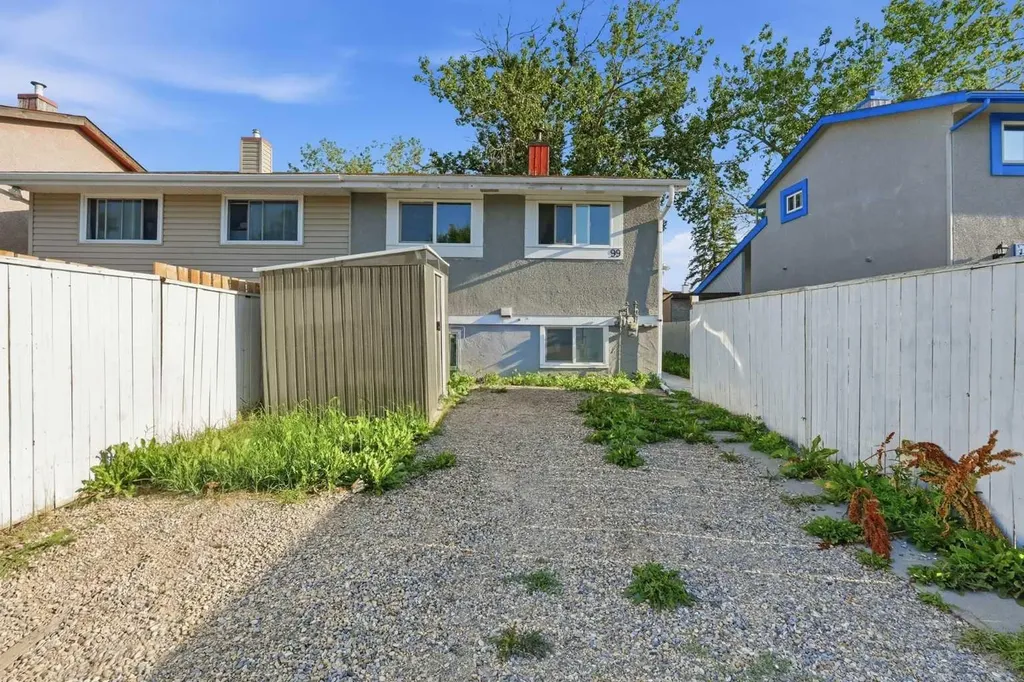 99 Pinecliff Close Calgary AB T1Y4N4