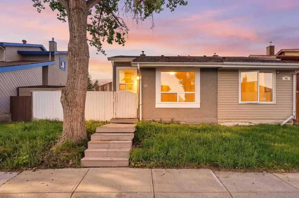 99 Pinecliff Close Calgary AB T1Y4N4