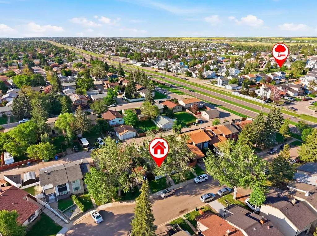 99 Pinecliff Close Calgary AB T1Y4N4