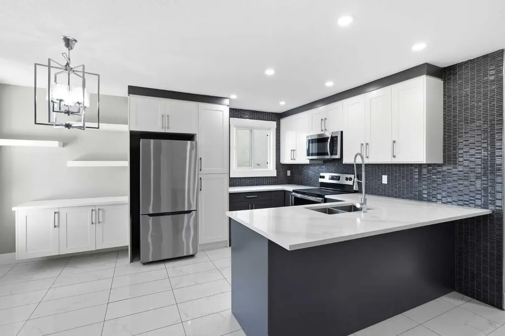 99 Pinecliff Close Calgary AB T1Y4N4
