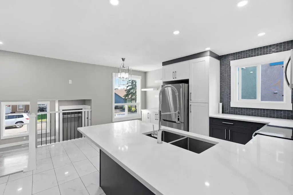 99 Pinecliff Close Calgary AB T1Y4N4