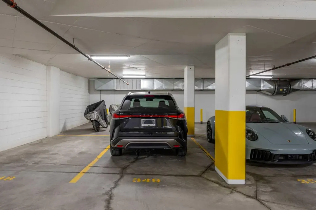 738 1 Avenue SW Calgary AB T2P 5G8