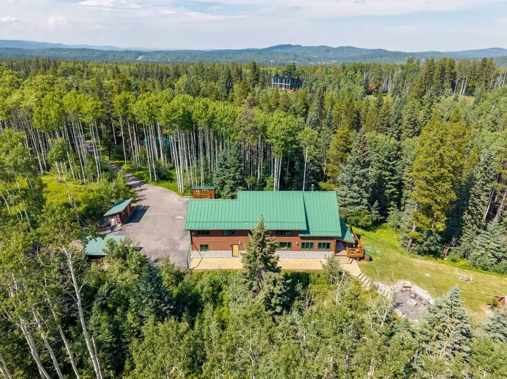 16 Highlands Place Bragg Creek AB T0L 0K0