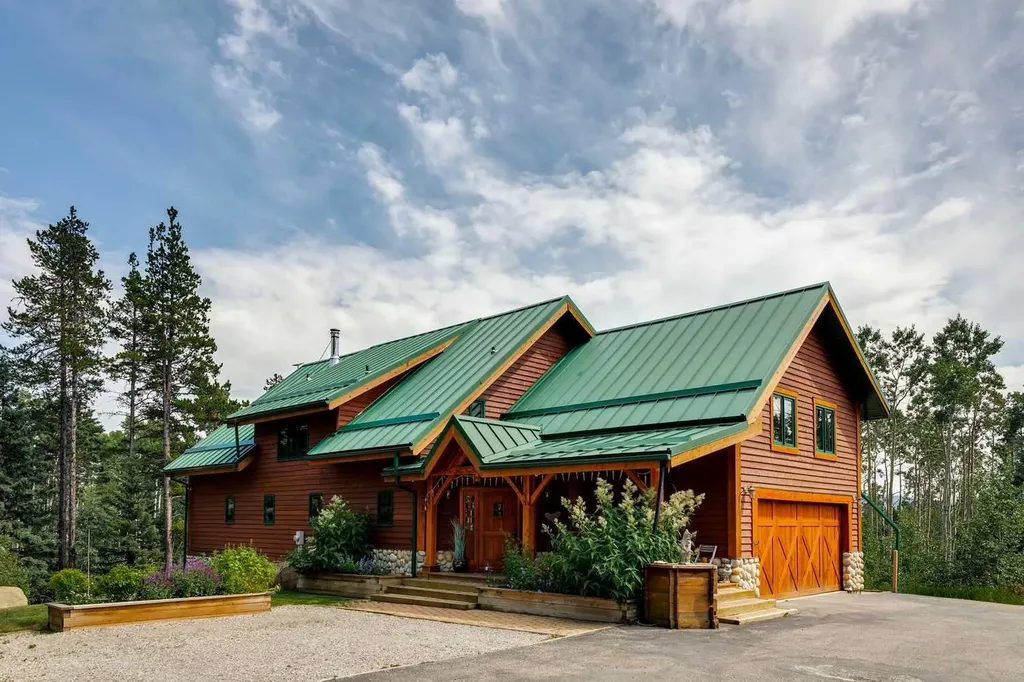 16 Highlands Place Bragg Creek AB T0L 0K0