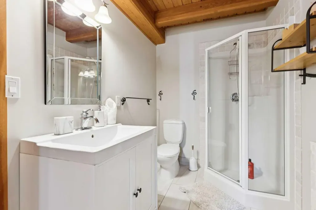 16 Highlands Place Bragg Creek AB T0L 0K0