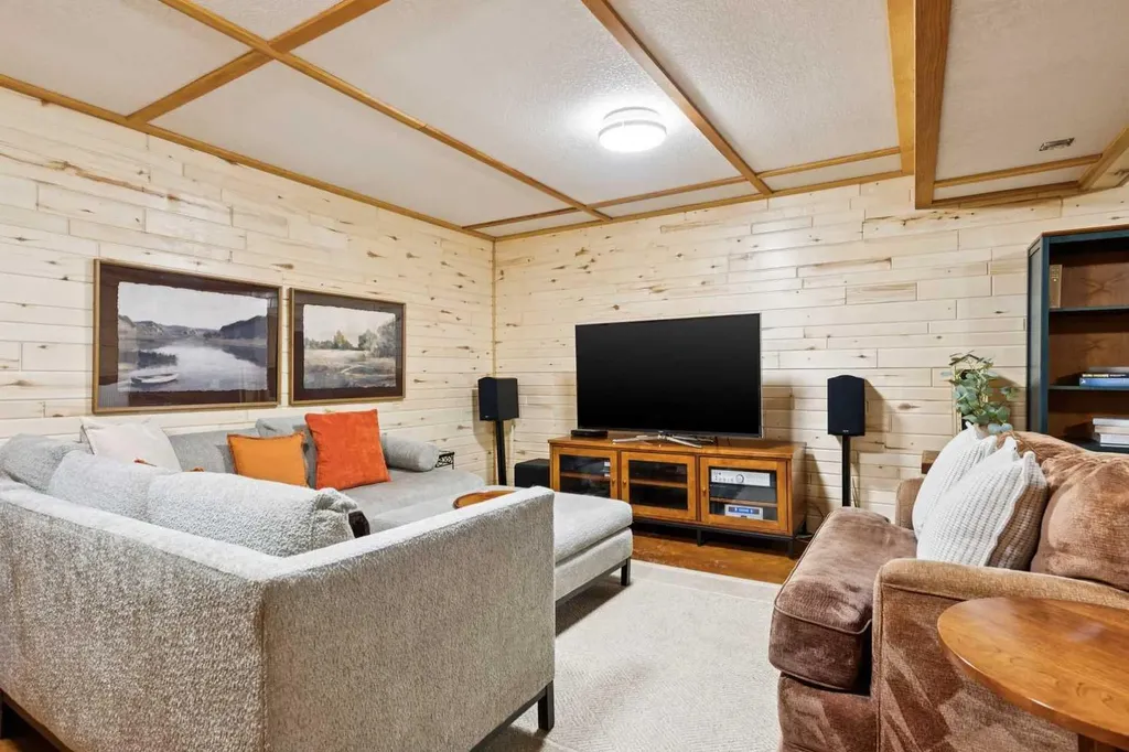 16 Highlands Place Bragg Creek AB T0L 0K0