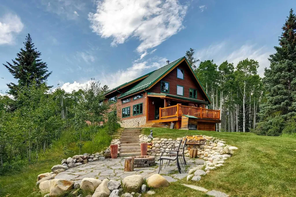 16 Highlands Place Bragg Creek AB T0L 0K0