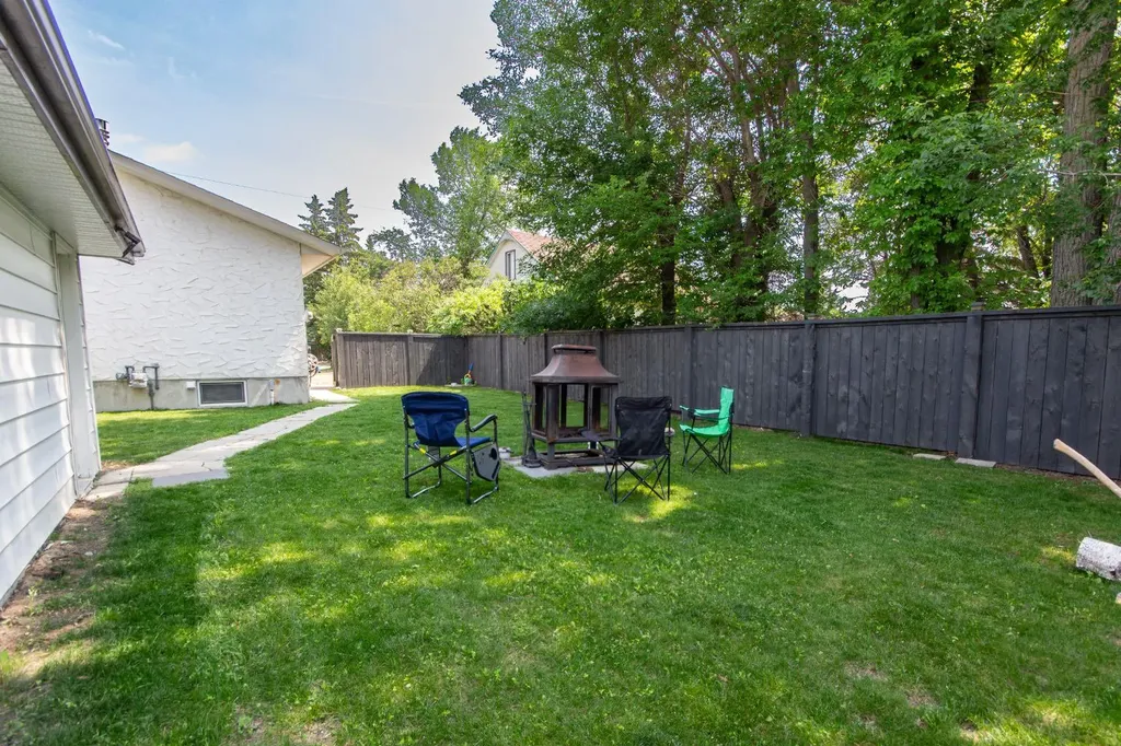 6308 61 Avenue Red Deer AB T4N 5R8