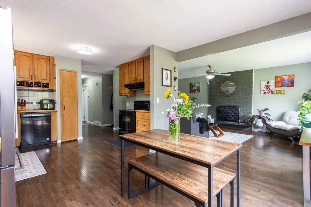 6308 61 Avenue Red Deer AB T4N 5R8