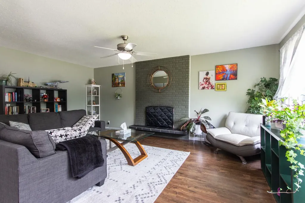 6308 61 Avenue Red Deer AB T4N 5R8