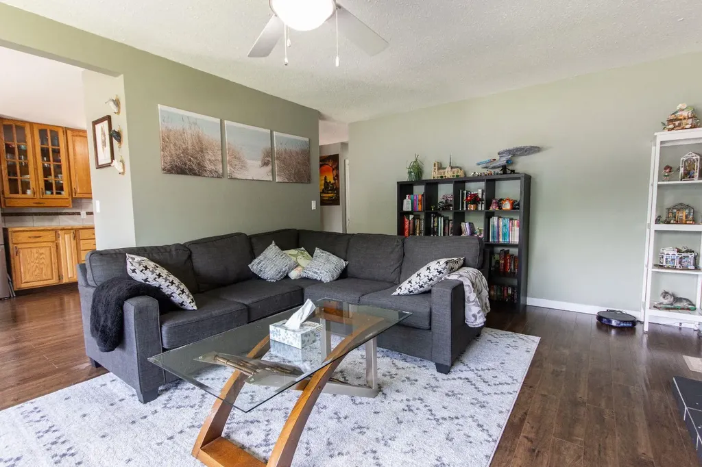 6308 61 Avenue Red Deer AB T4N 5R8