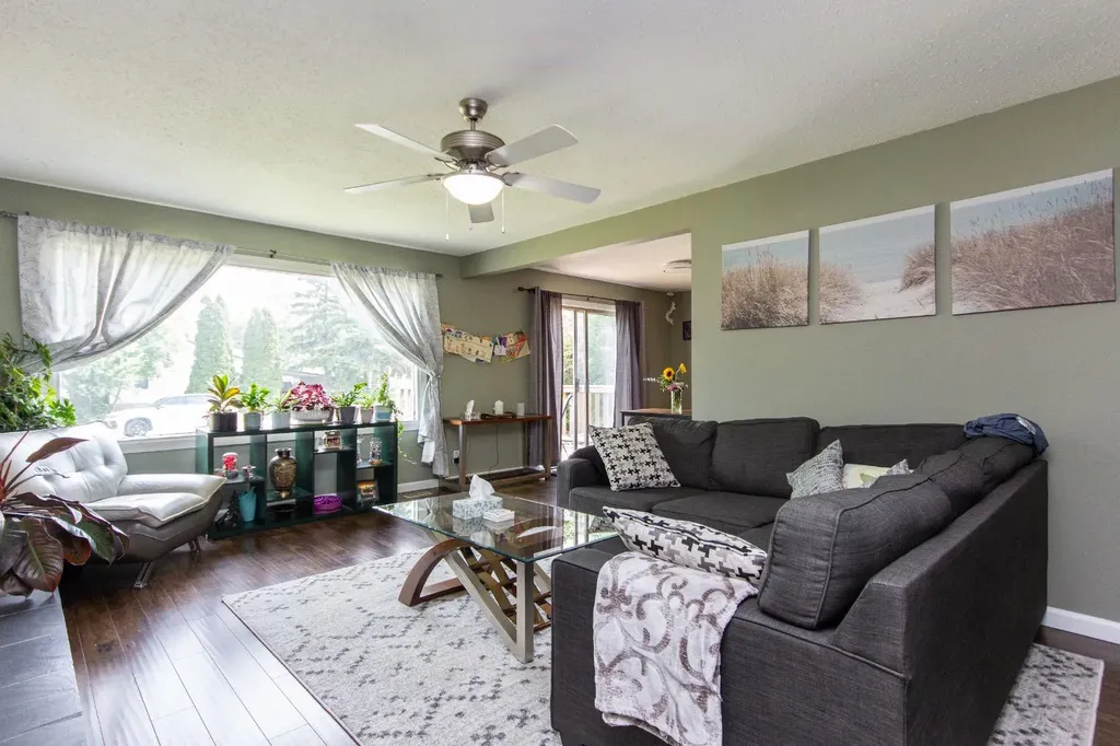 6308 61 Avenue Red Deer AB T4N 5R8