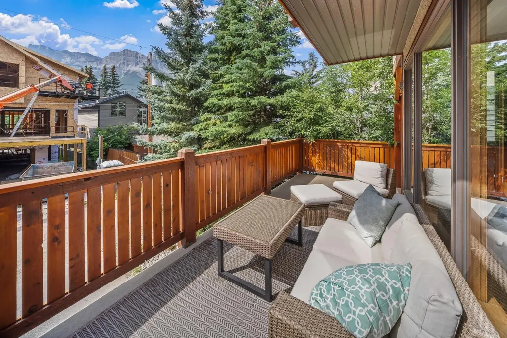 813 5th Street Canmore AB T1W 2G1