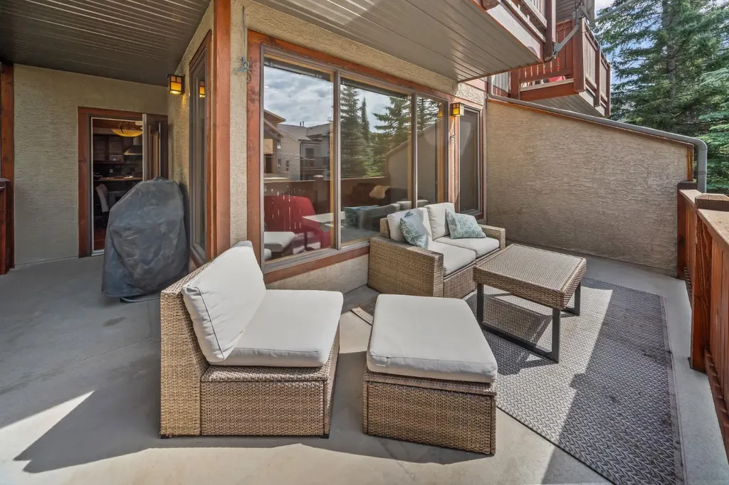 813 5th Street Canmore AB T1W 2G1