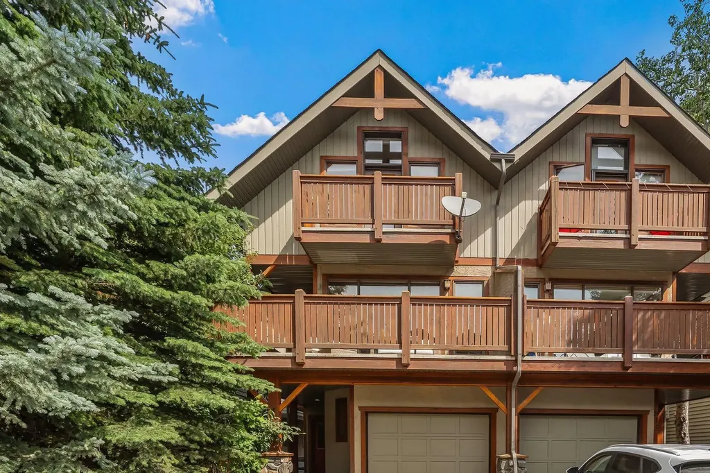 813 5th Street Canmore AB T1W 2G1