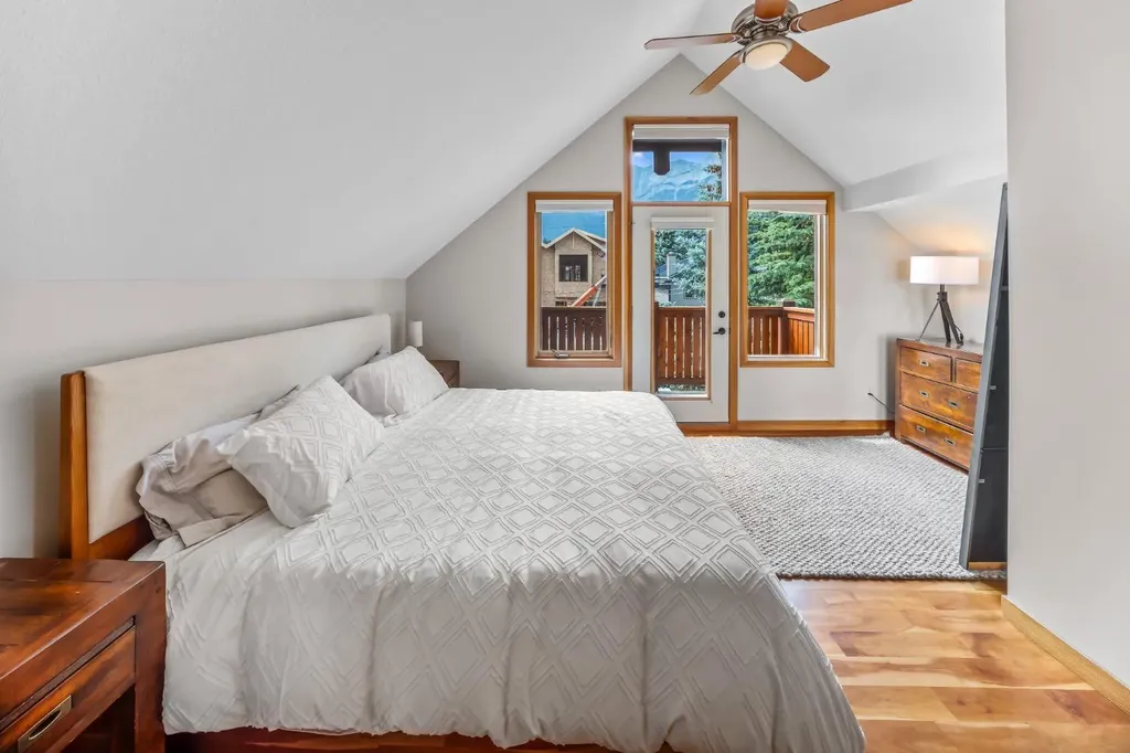 813 5th Street Canmore AB T1W 2G1