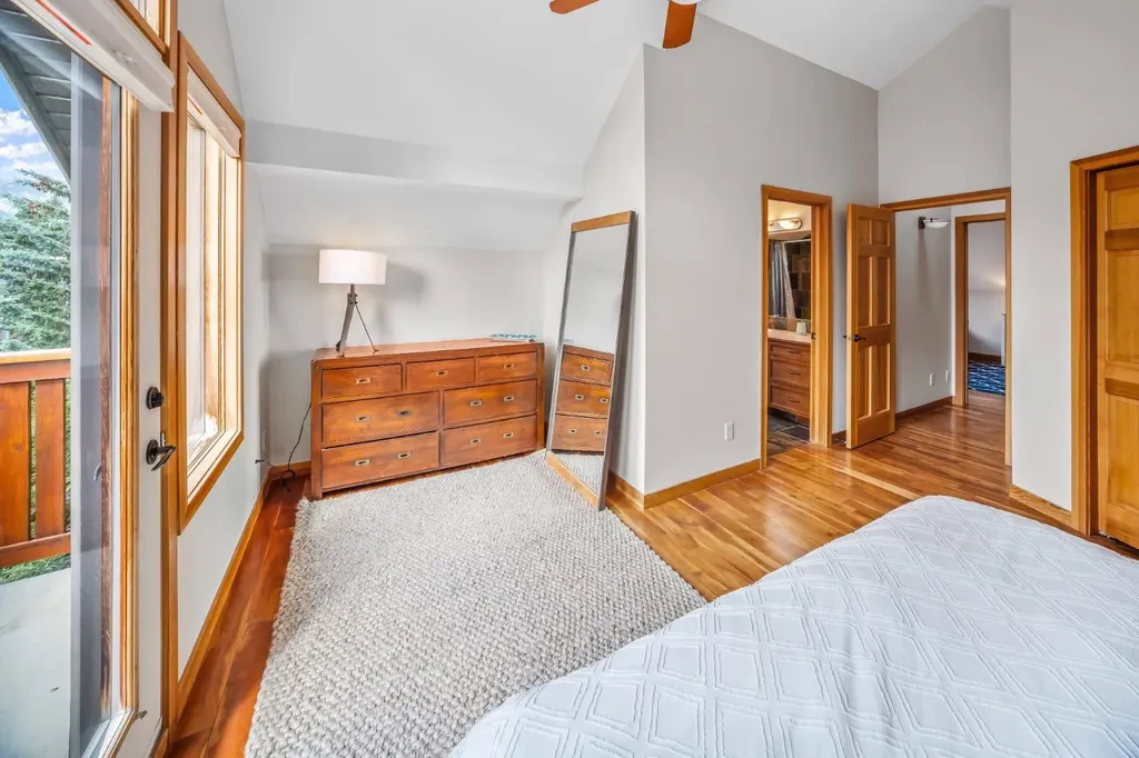 813 5th Street Canmore AB T1W 2G1