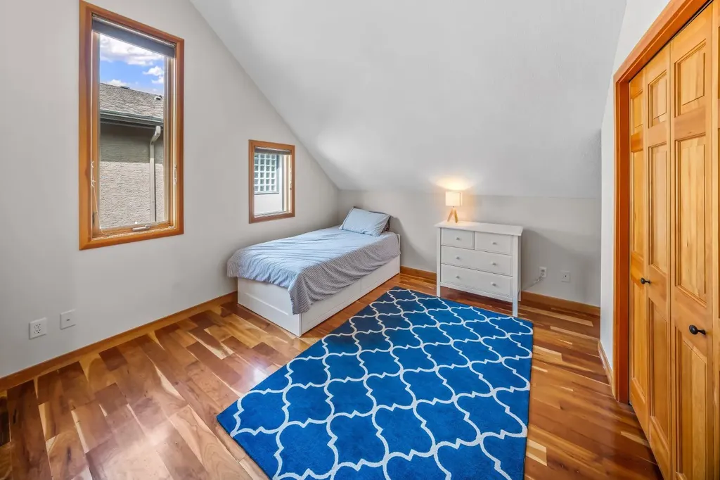 813 5th Street Canmore AB T1W 2G1
