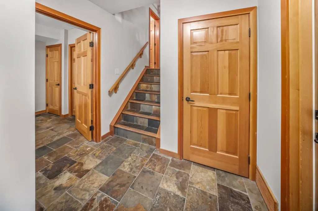 813 5th Street Canmore AB T1W 2G1