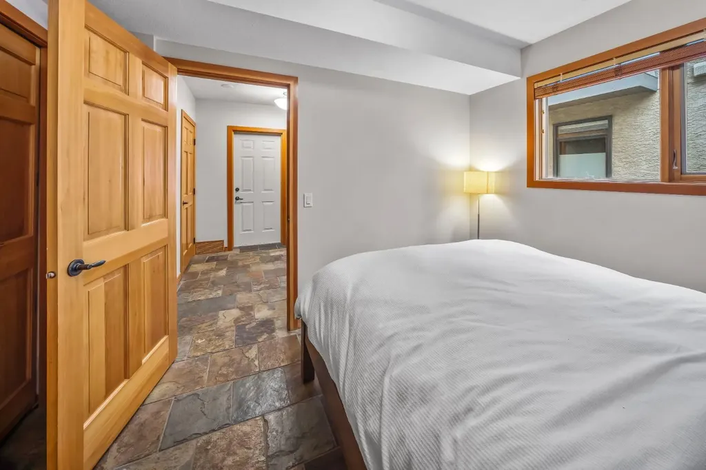 813 5th Street Canmore AB T1W 2G1