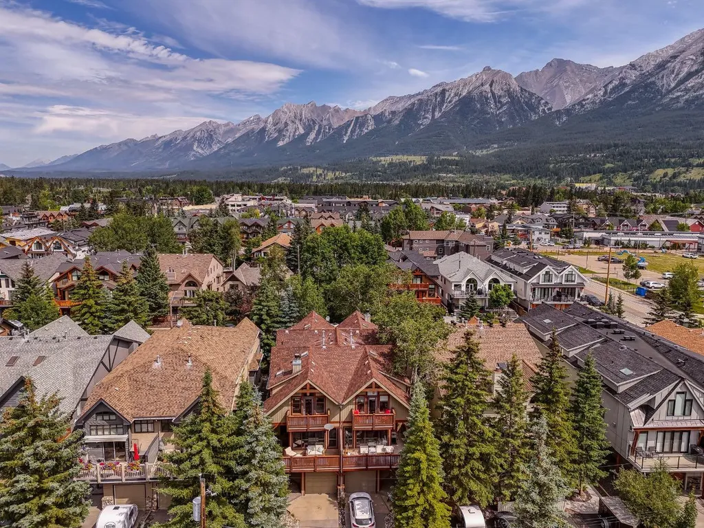 813 5th Street Canmore AB T1W 2G1
