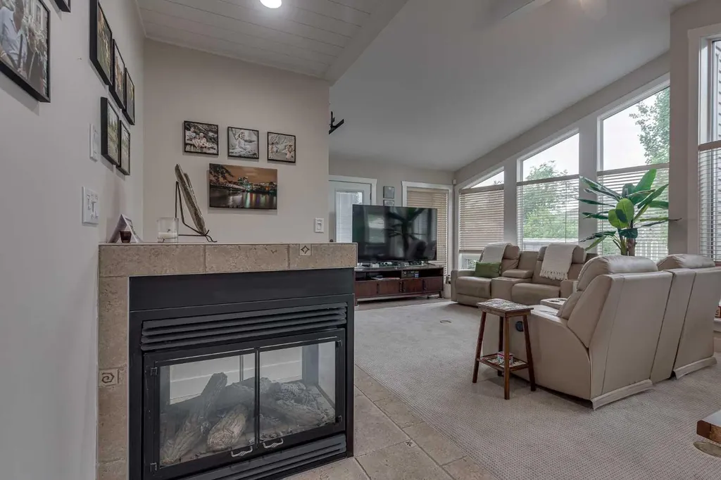111 Selkirk Boulevard Red Deer AB T4N 0G8