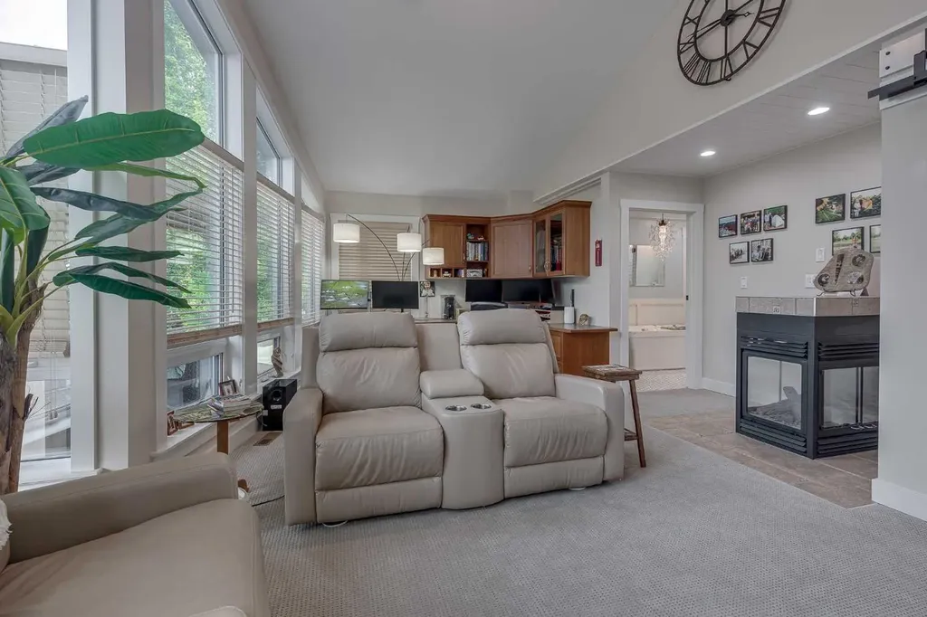 111 Selkirk Boulevard Red Deer AB T4N 0G8
