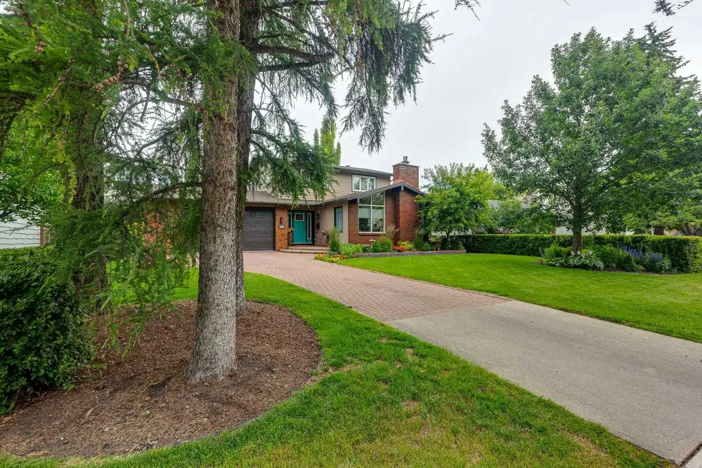 111 Selkirk Boulevard Red Deer AB T4N 0G8