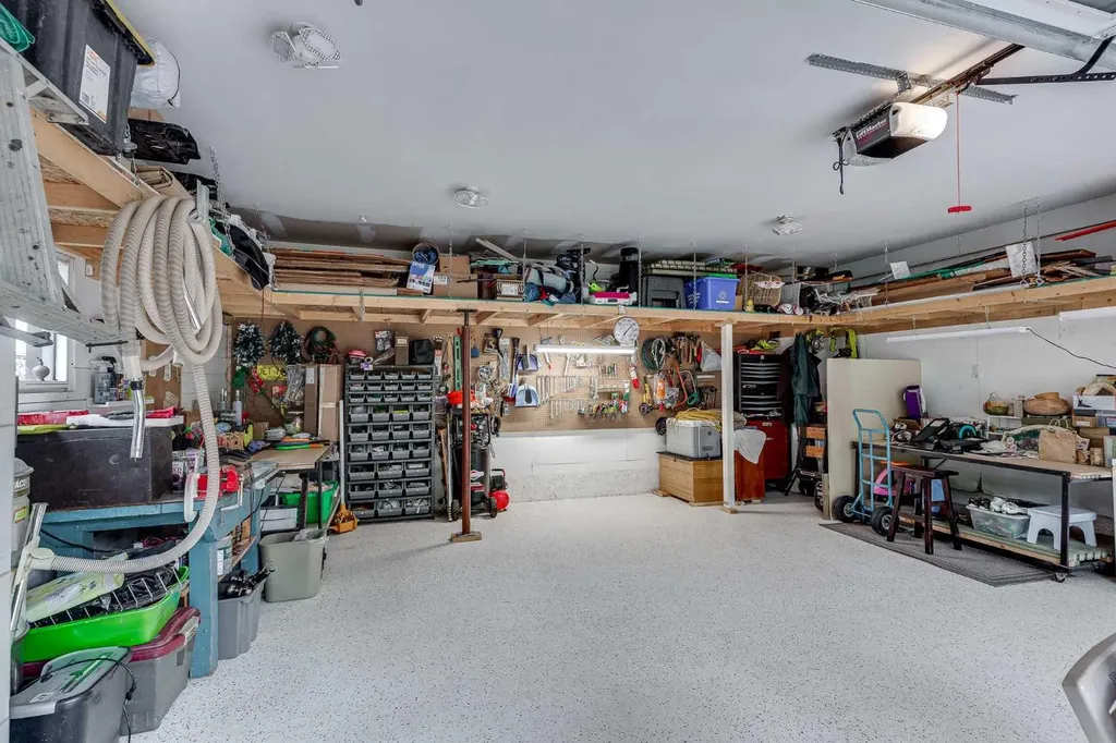 111 Selkirk Boulevard Red Deer AB T4N 0G8